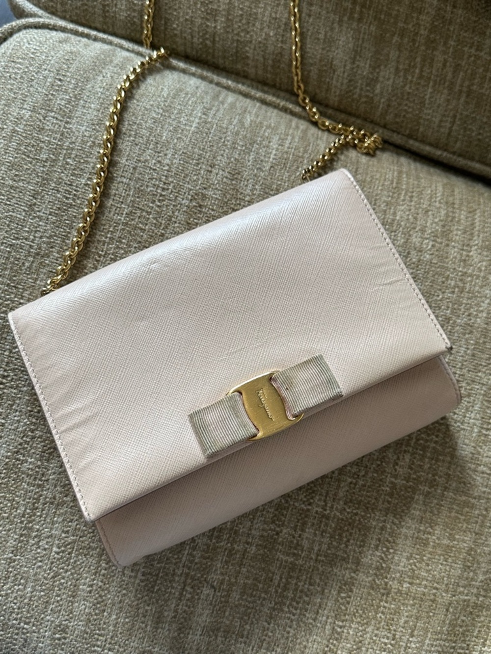 Salvatore Ferragamo Beige Pink Leather Vara Bow Crossbody Bag